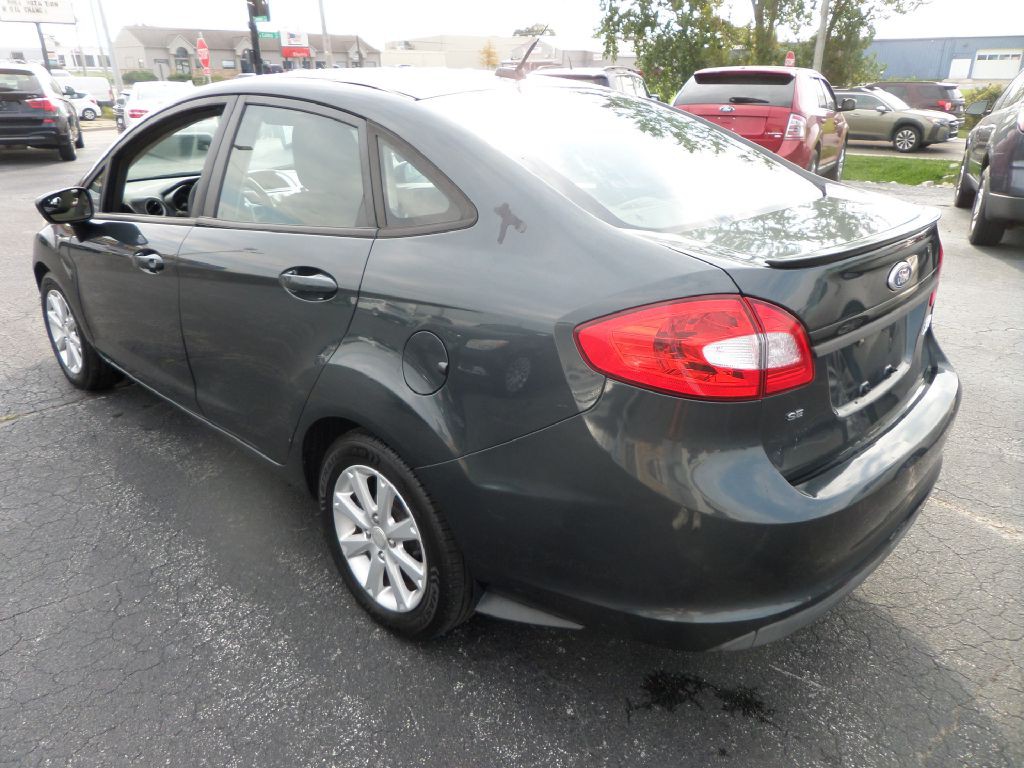 2011 Ford Fiesta Image 7