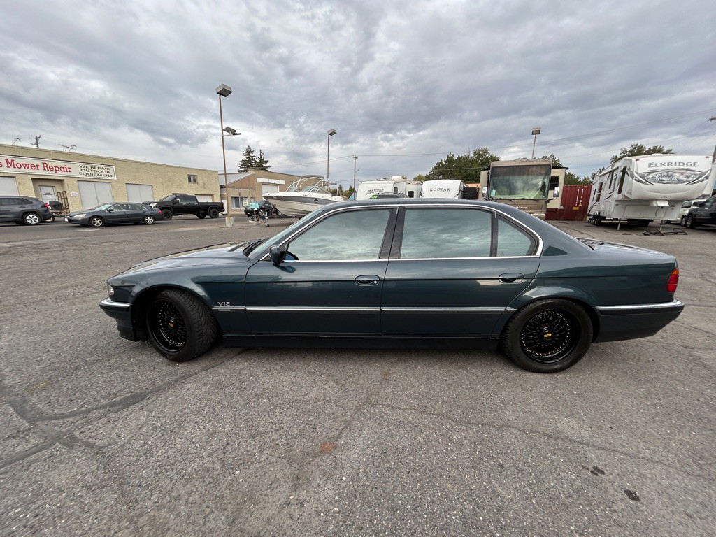 2000 BMW 7 Series Image 4