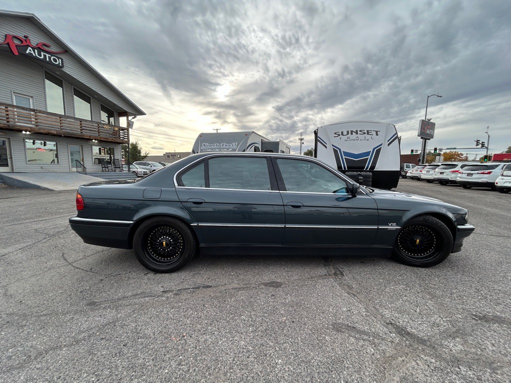2000 BMW 7 Series Image 8