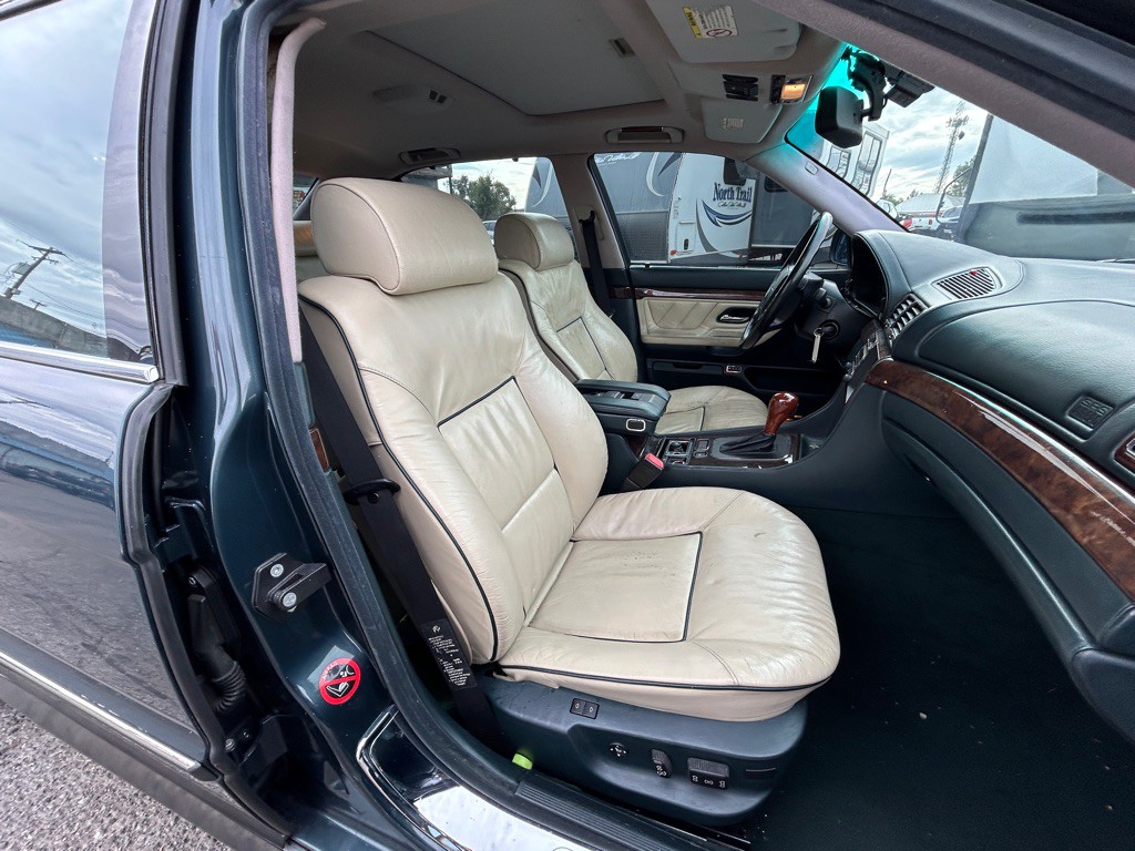 2000 BMW 7 Series Image 9