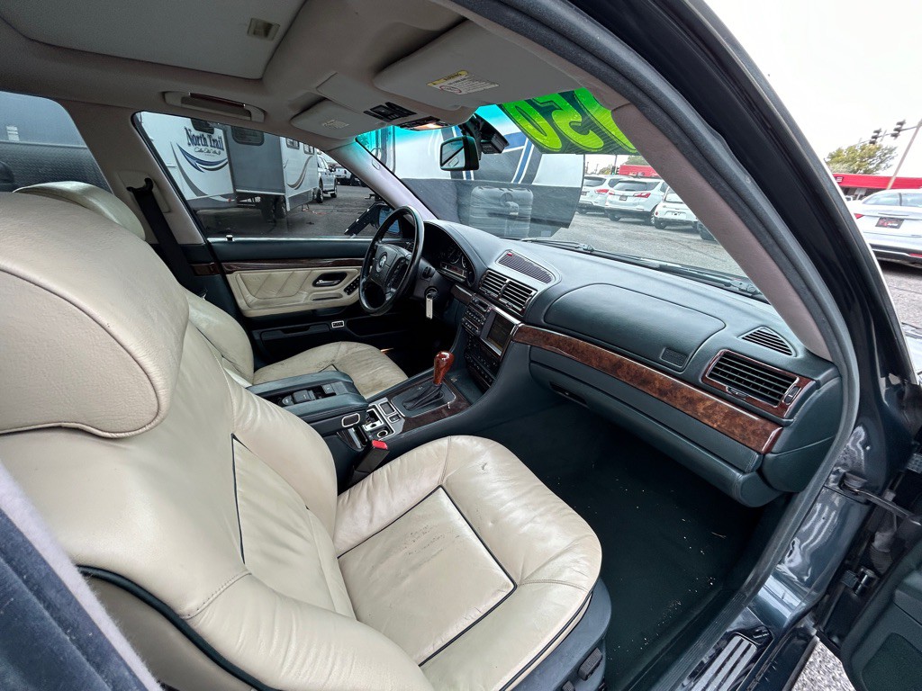 2000 BMW 7 Series Image 10
