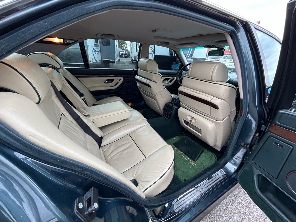 2000 BMW 7 Series Image 11