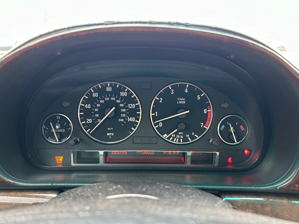 2000 BMW 7 Series Image 16