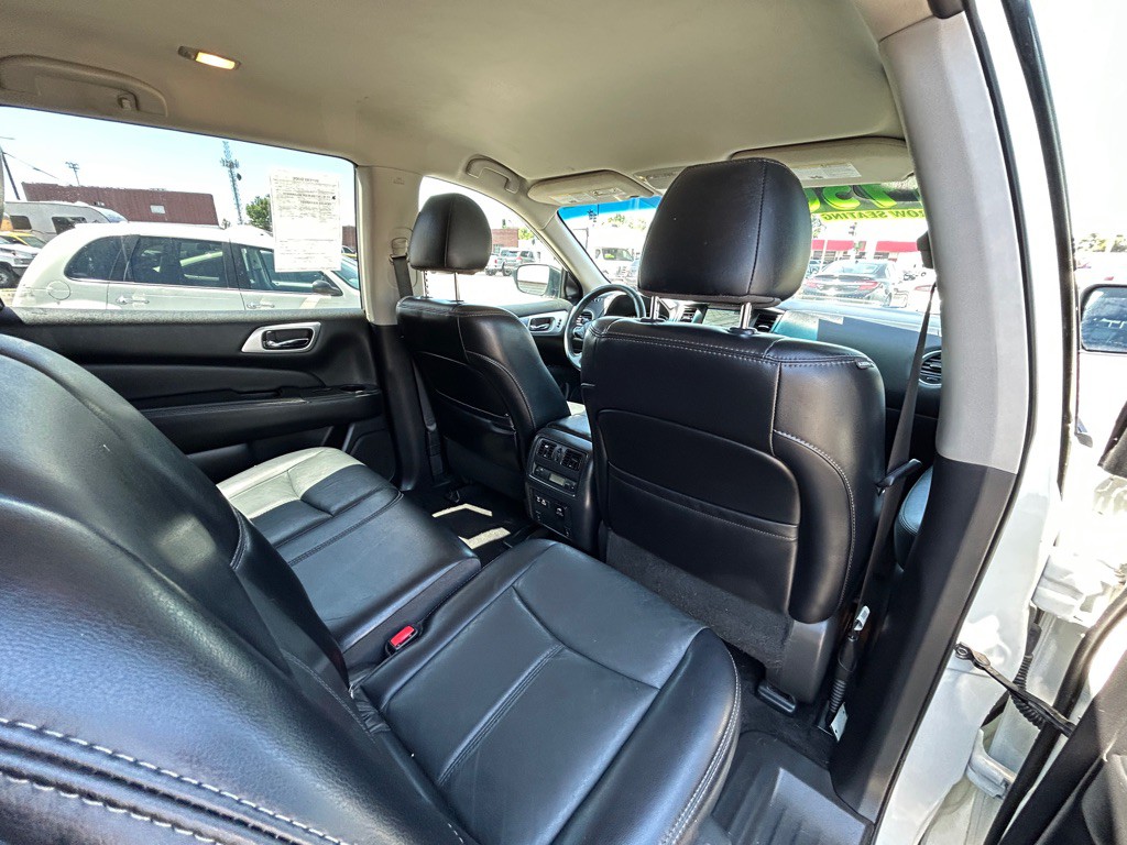 2020 Nissan Pathfinder Image 11