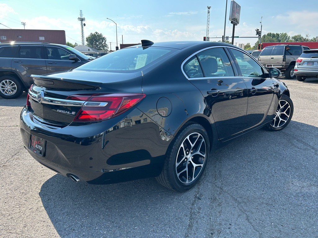 2017 Buick Regal Image 7