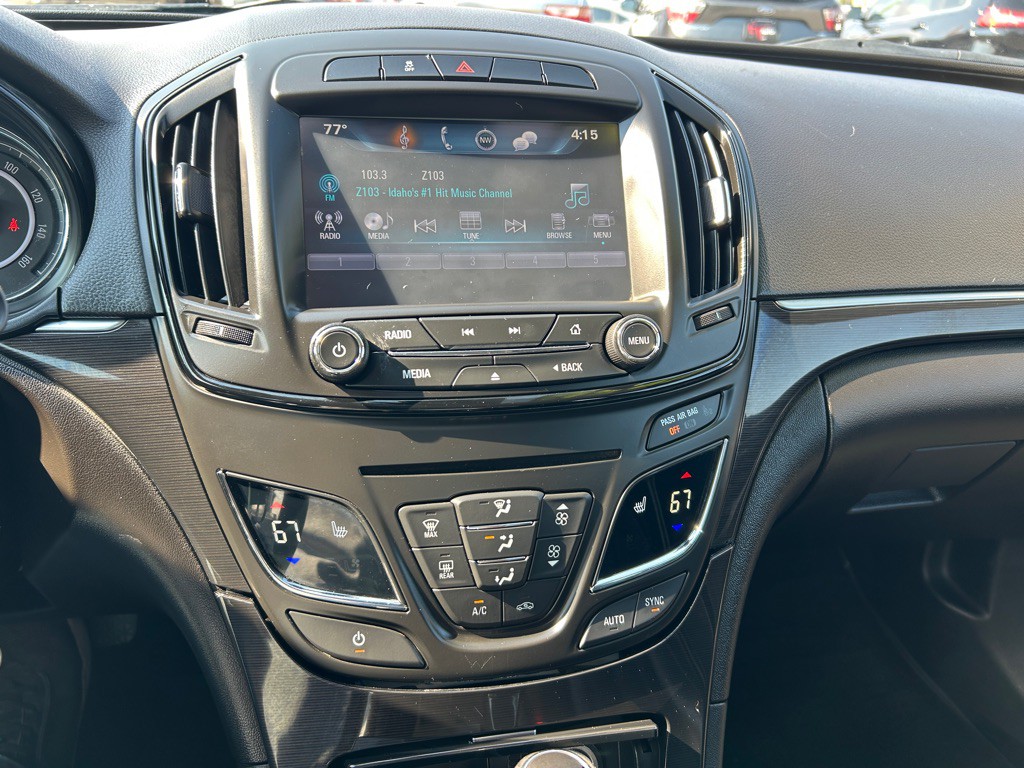2017 Buick Regal Image 17