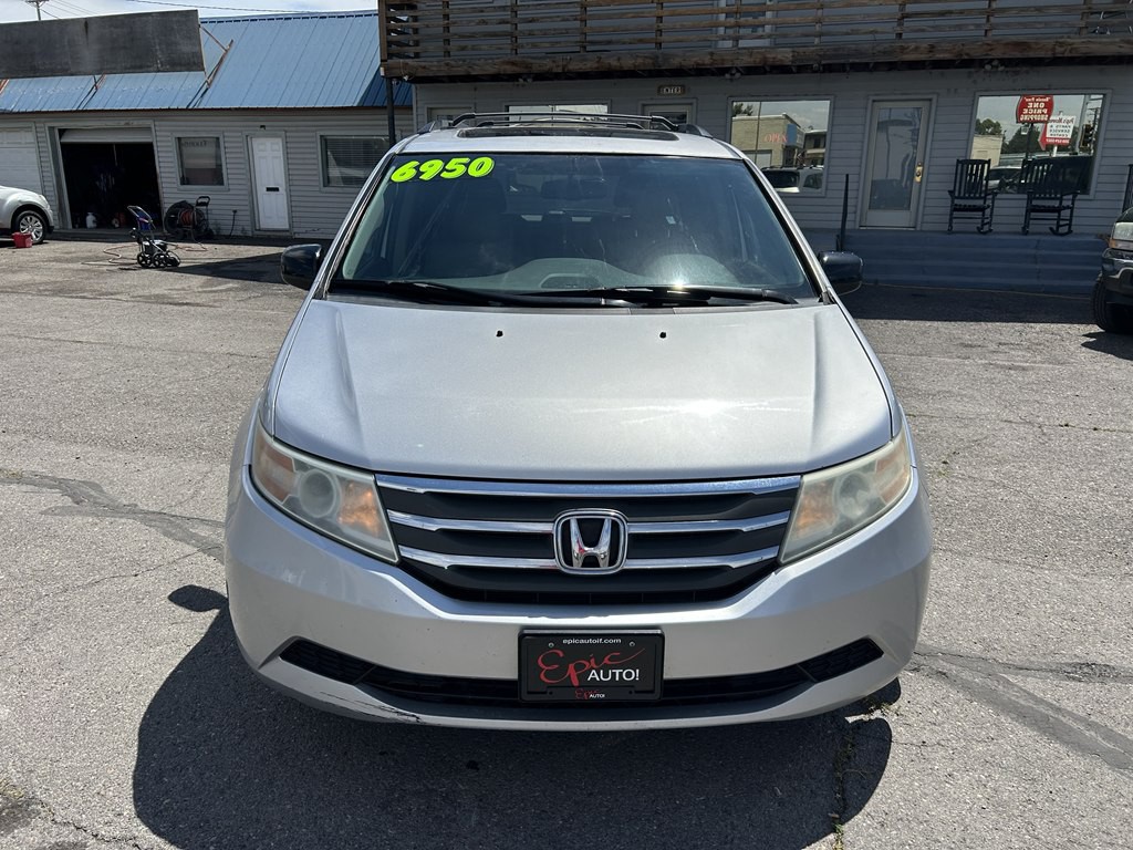 2011 Honda Odyssey Image 2