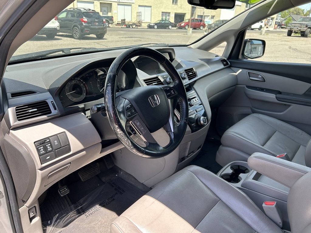 2011 Honda Odyssey Image 16