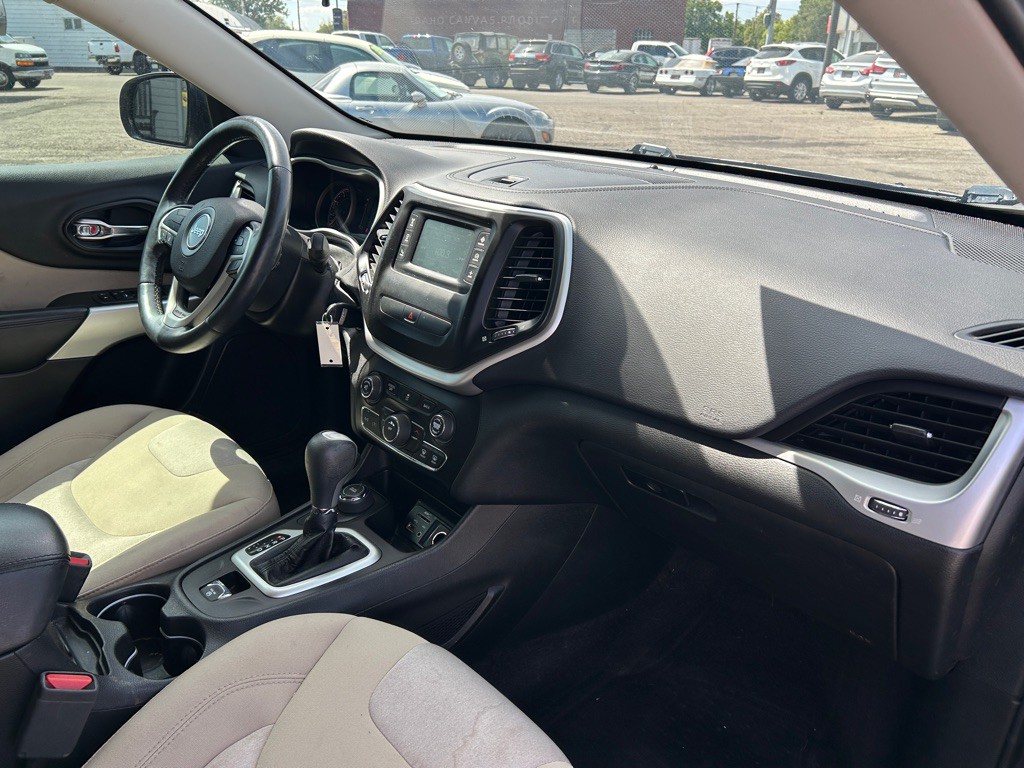 2018 Jeep Cherokee Image 9