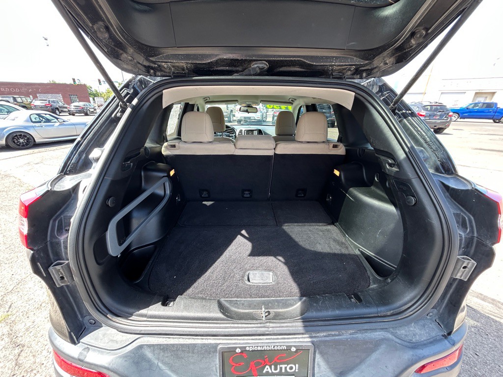 2018 Jeep Cherokee Image 12