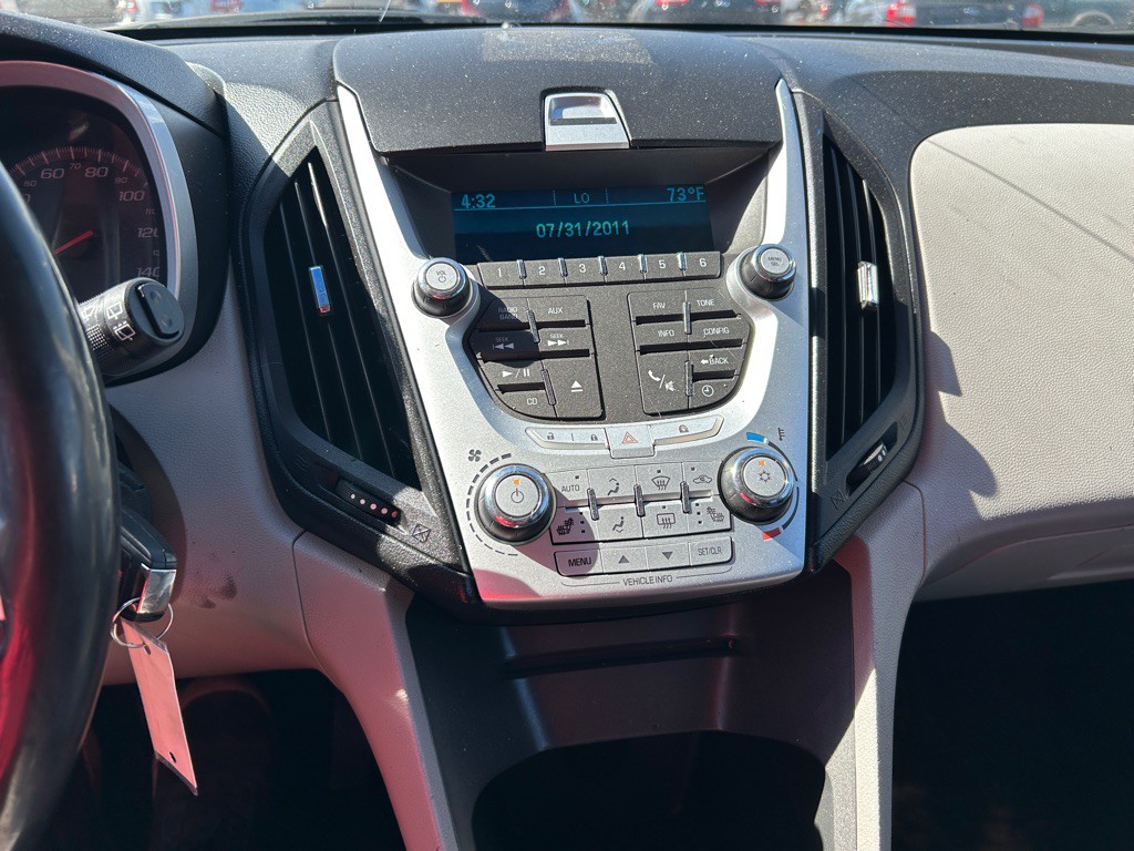 2011 Chevrolet Equinox Image 17