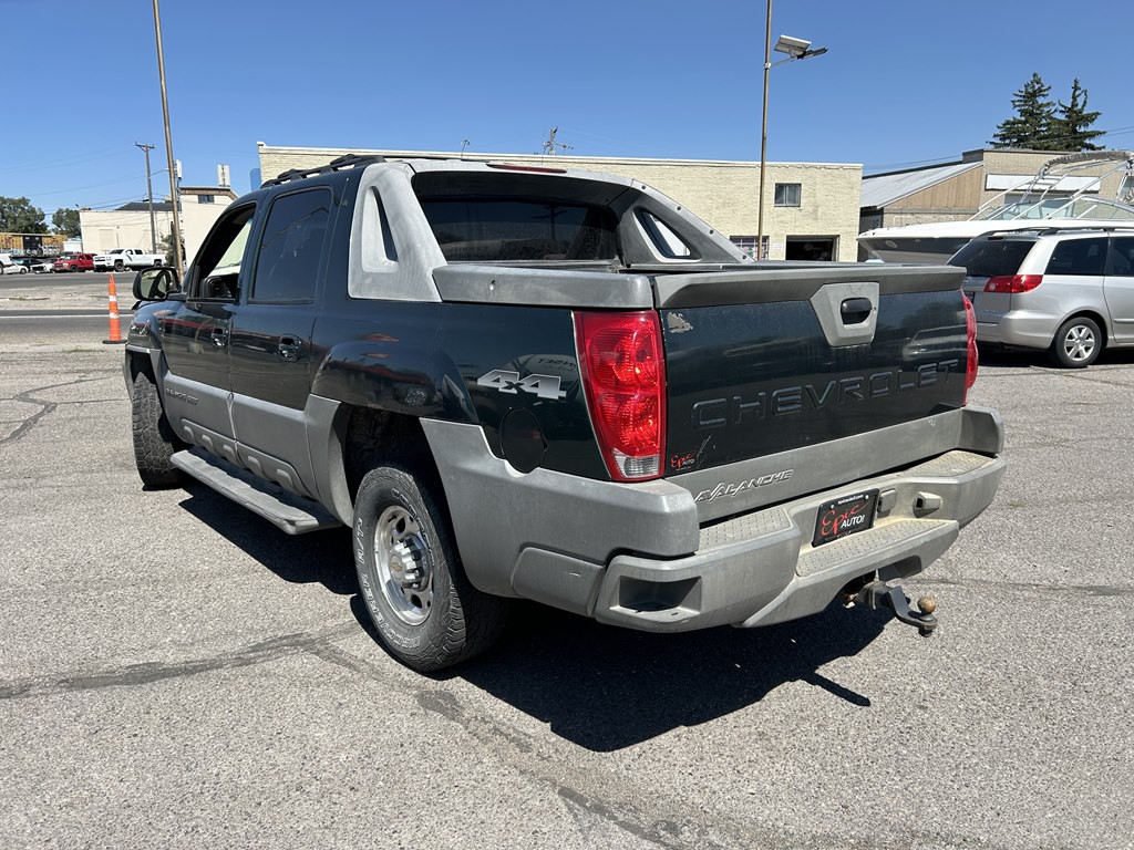 2002 Chevrolet Avalanche Image 4