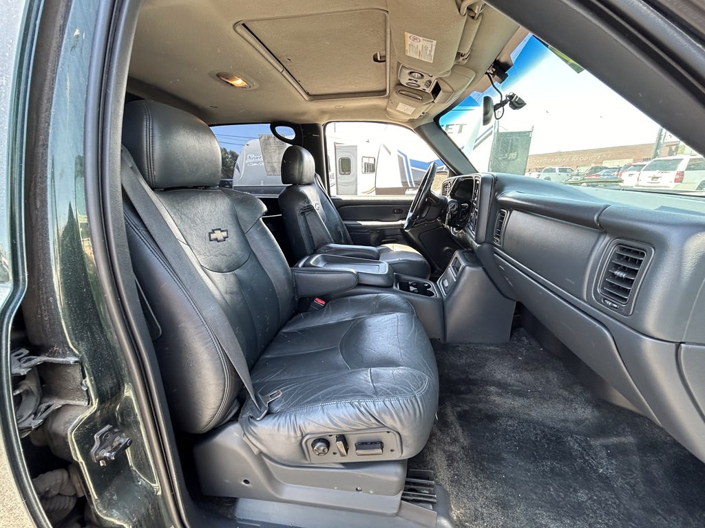 2002 Chevrolet Avalanche Image 8