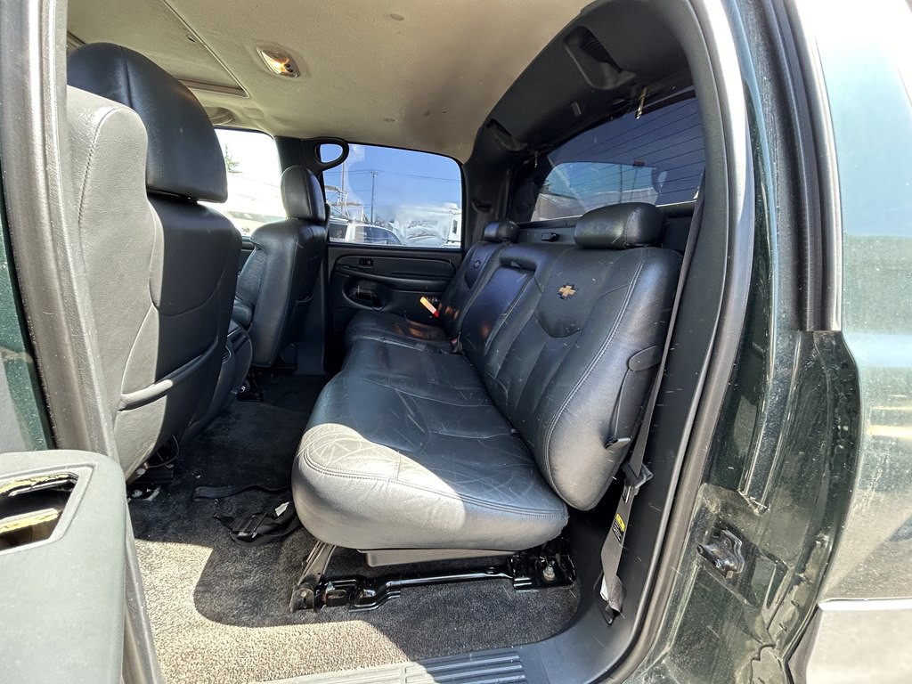 2002 Chevrolet Avalanche Image 10
