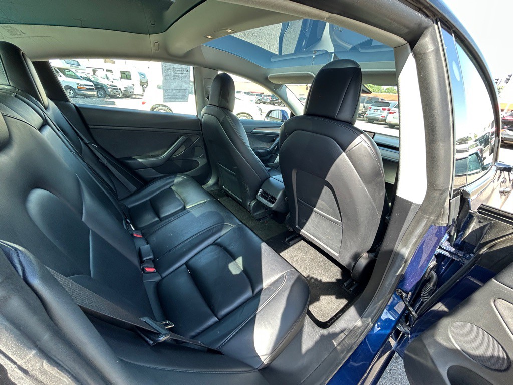 2022 Tesla Model 3 Image 11