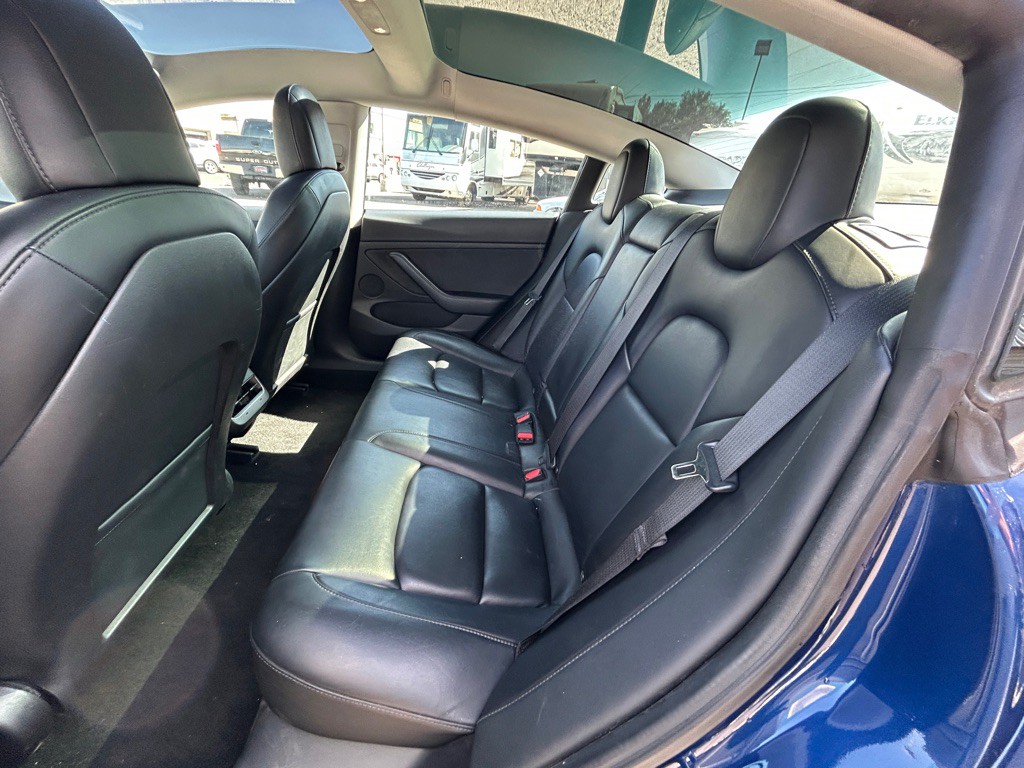 2022 Tesla Model 3 Image 13