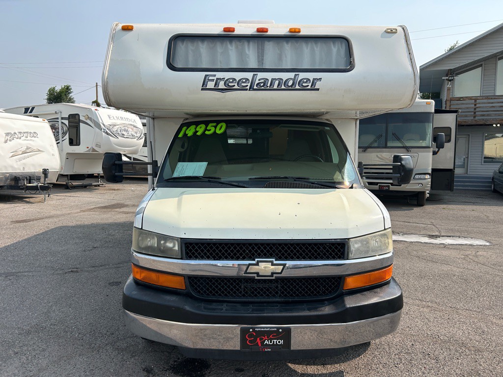 2007 Chevrolet Express Image 2