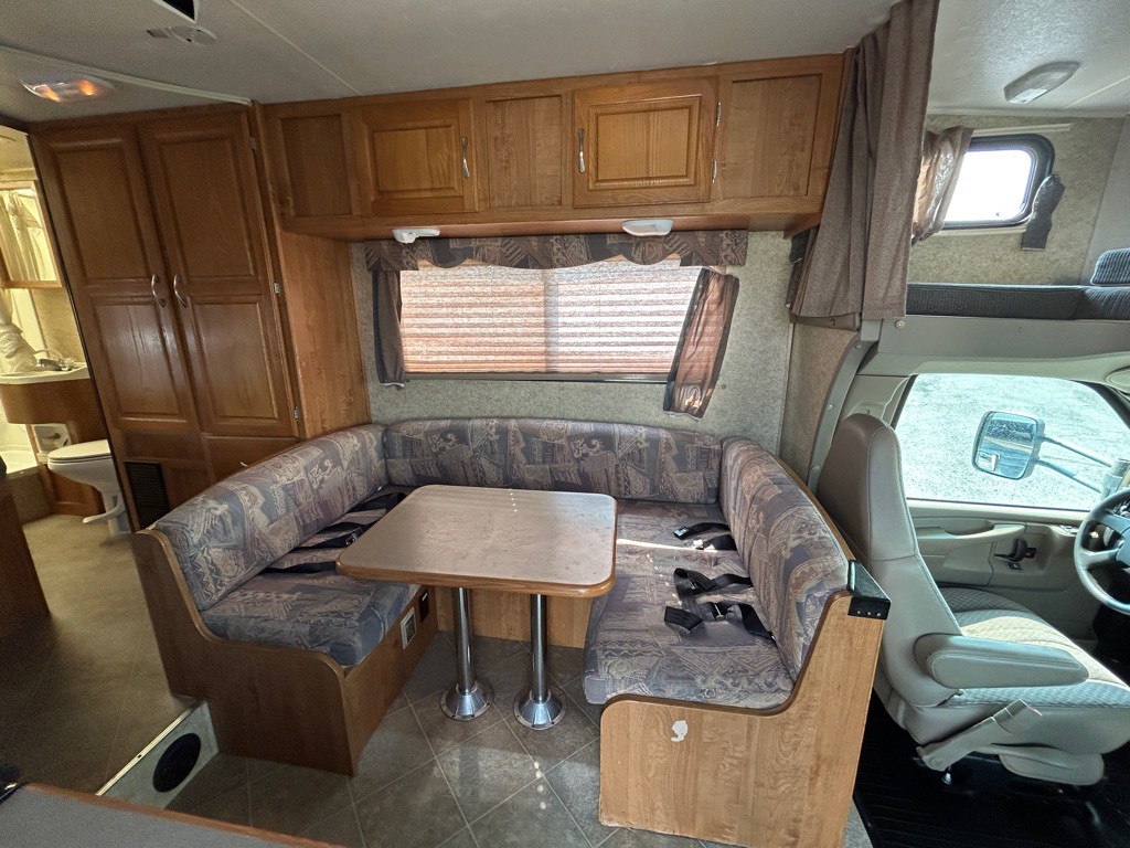 2007 Chevrolet Express Image 9