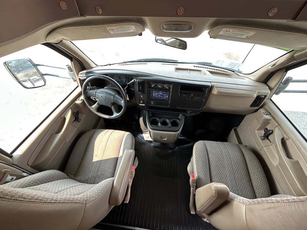 2007 Chevrolet Express Image 15
