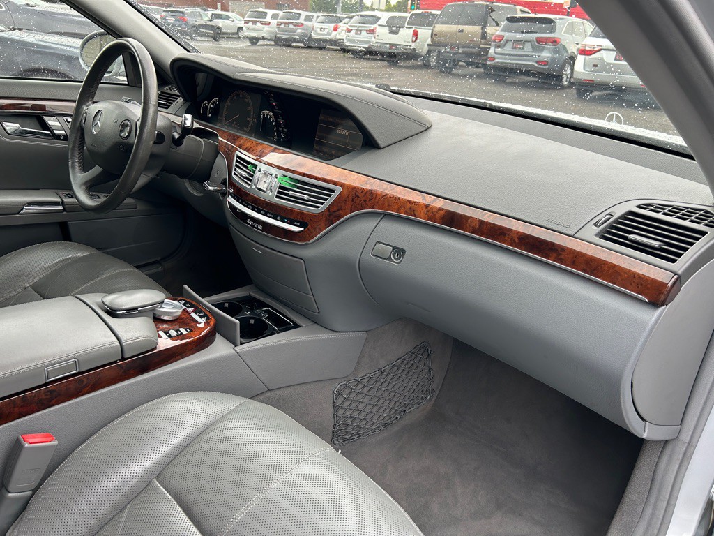2008 Mercedes-Benz S-Class Image 9