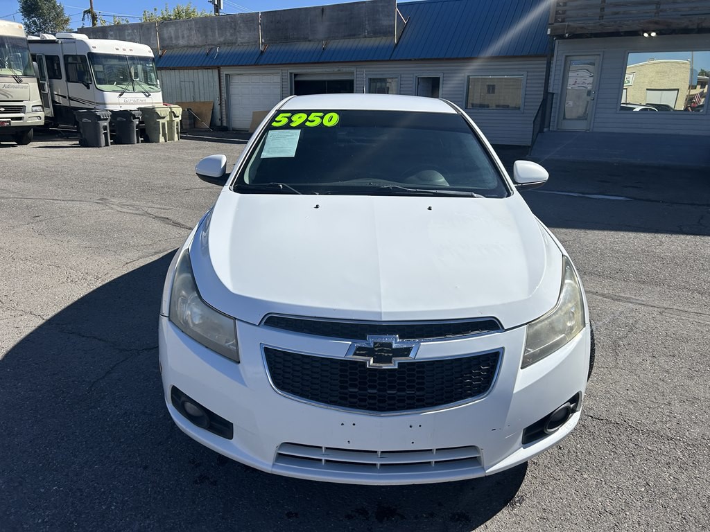 2014 Chevrolet Cruze Image 2