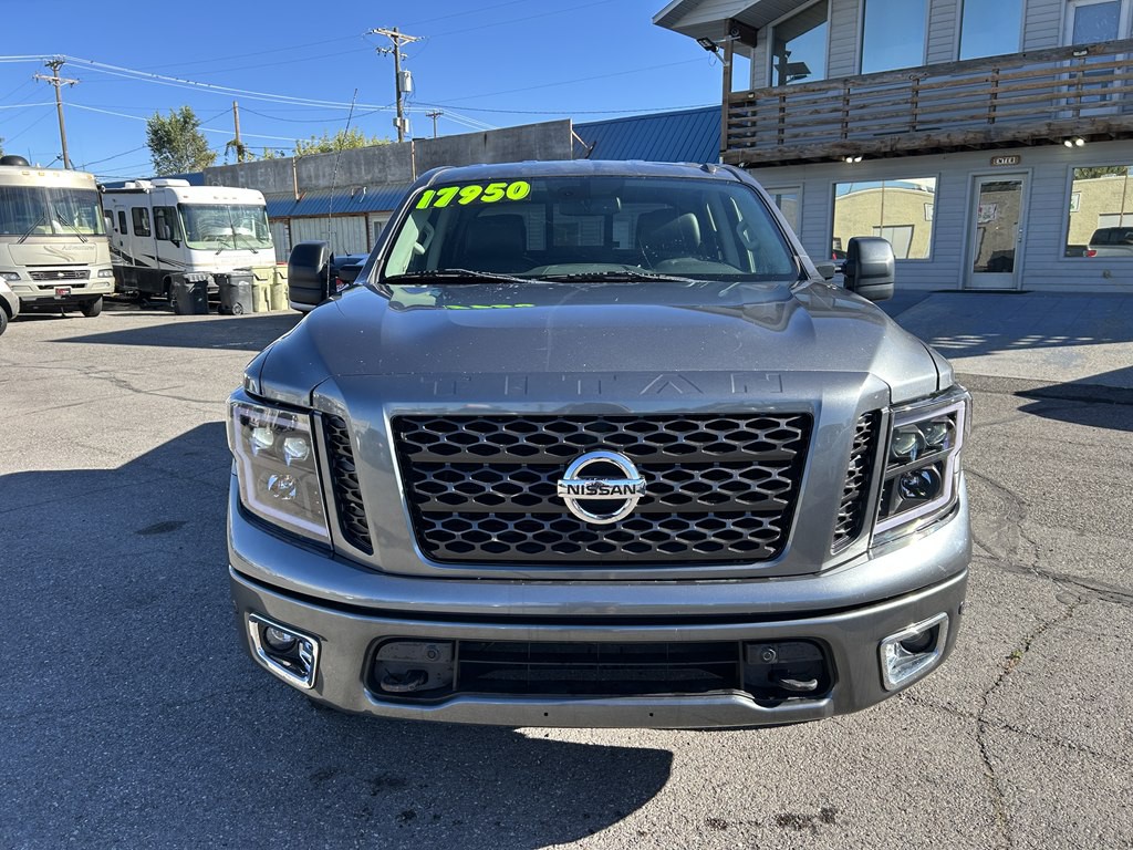 2017 Nissan Titan Image 2