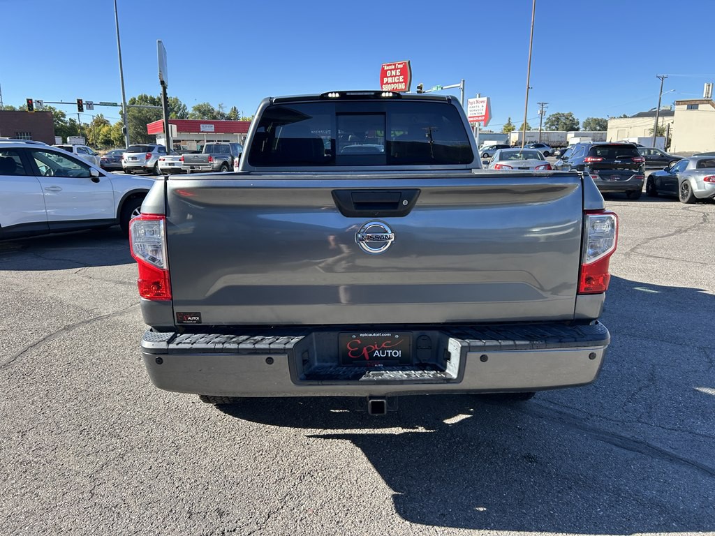2017 Nissan Titan Image 6