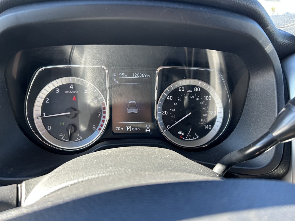 2017 Nissan Titan Image 15