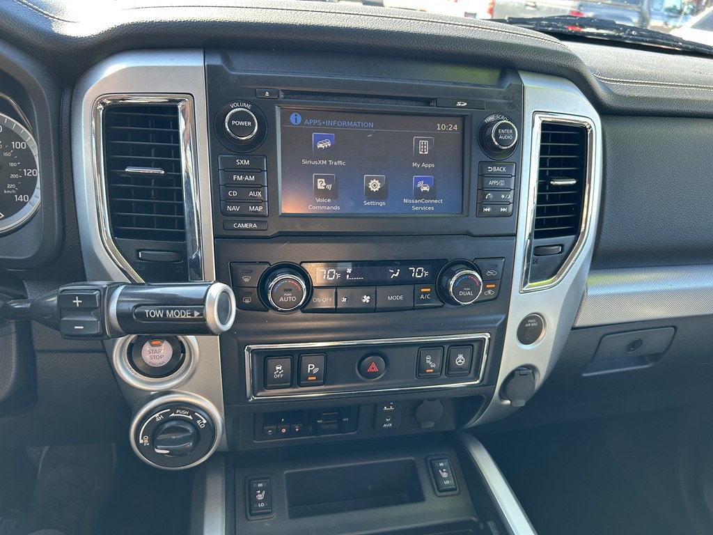 2017 Nissan Titan Image 16