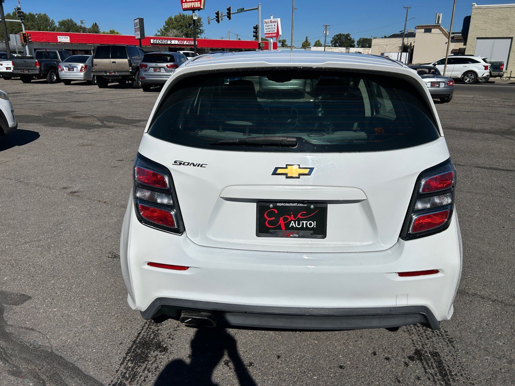 2017 Chevrolet Sonic Image 6
