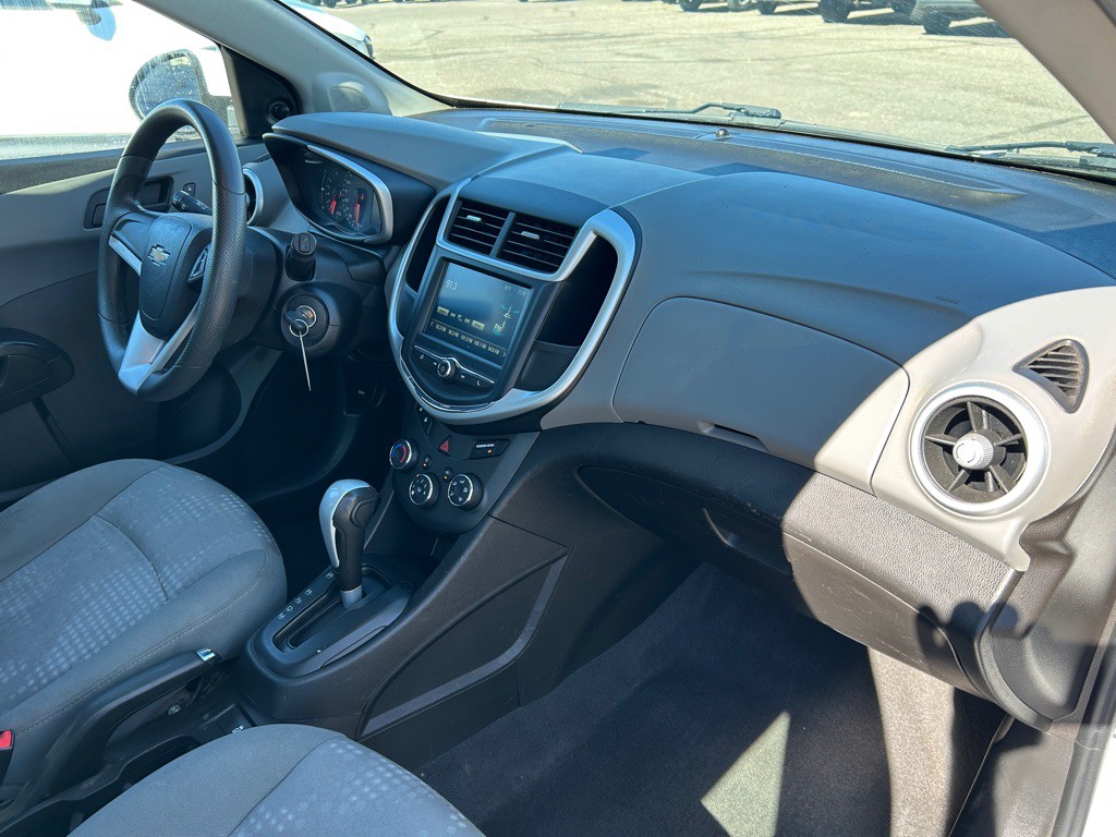 2017 Chevrolet Sonic Image 10