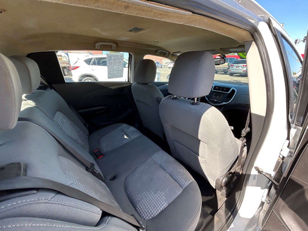 2017 Chevrolet Sonic Image 12