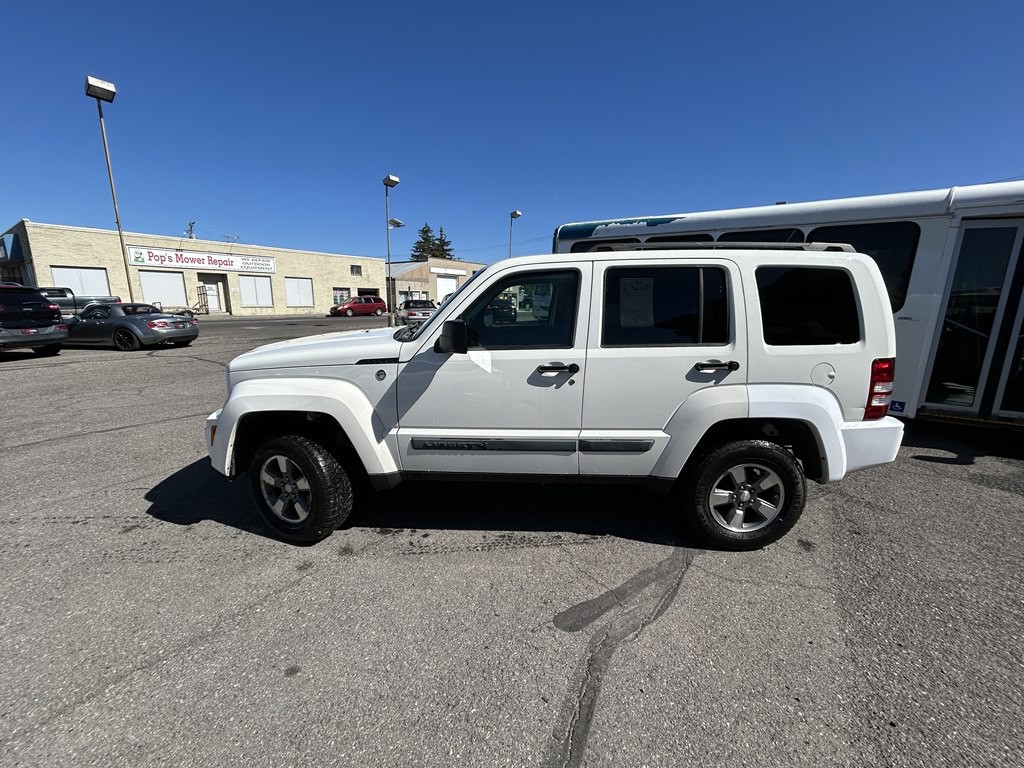 2008 Jeep Liberty Image 3