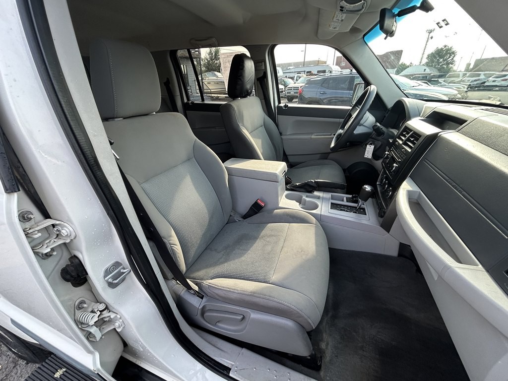 2008 Jeep Liberty Image 10