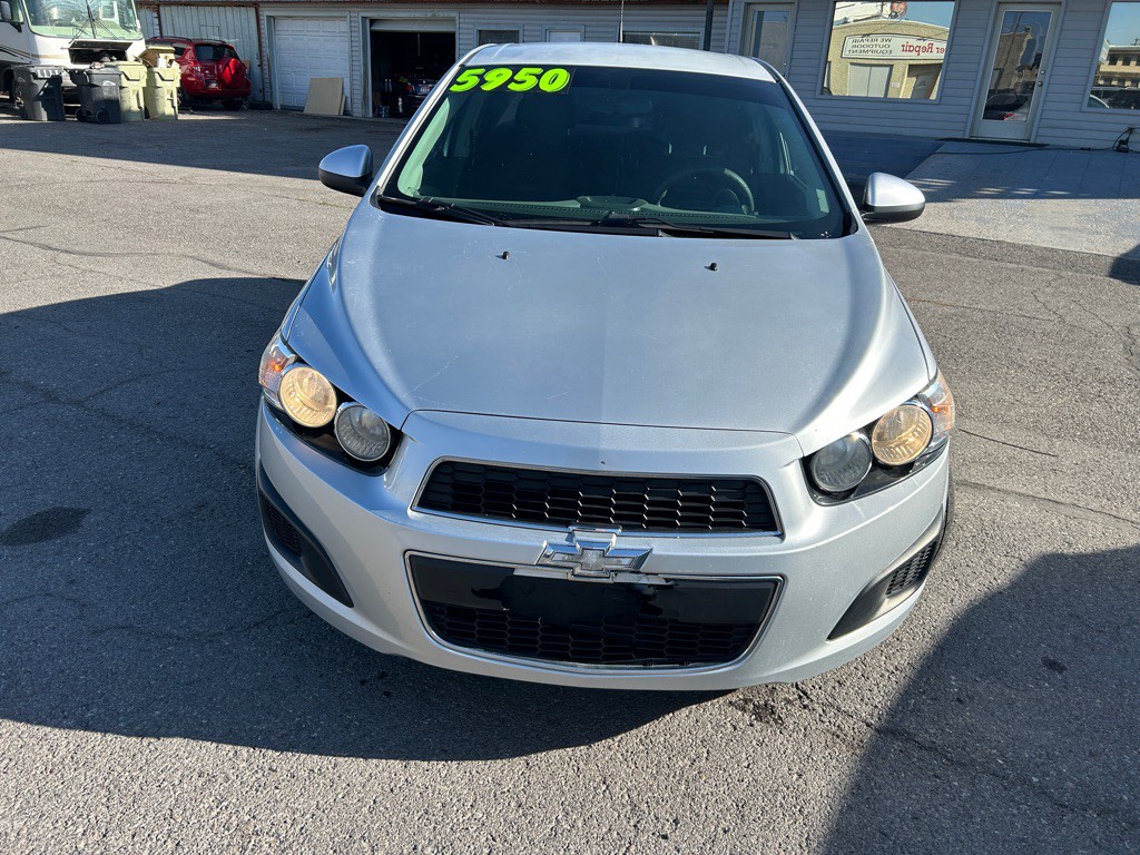 2014 Chevrolet Sonic Image 2