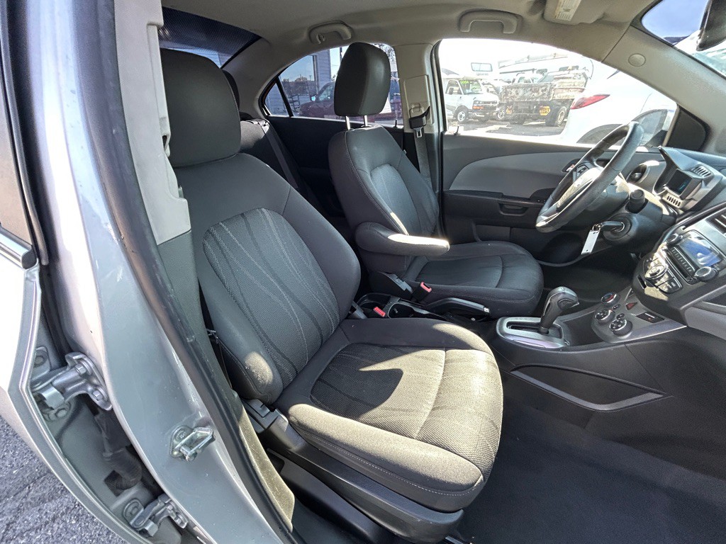 2014 Chevrolet Sonic Image 10