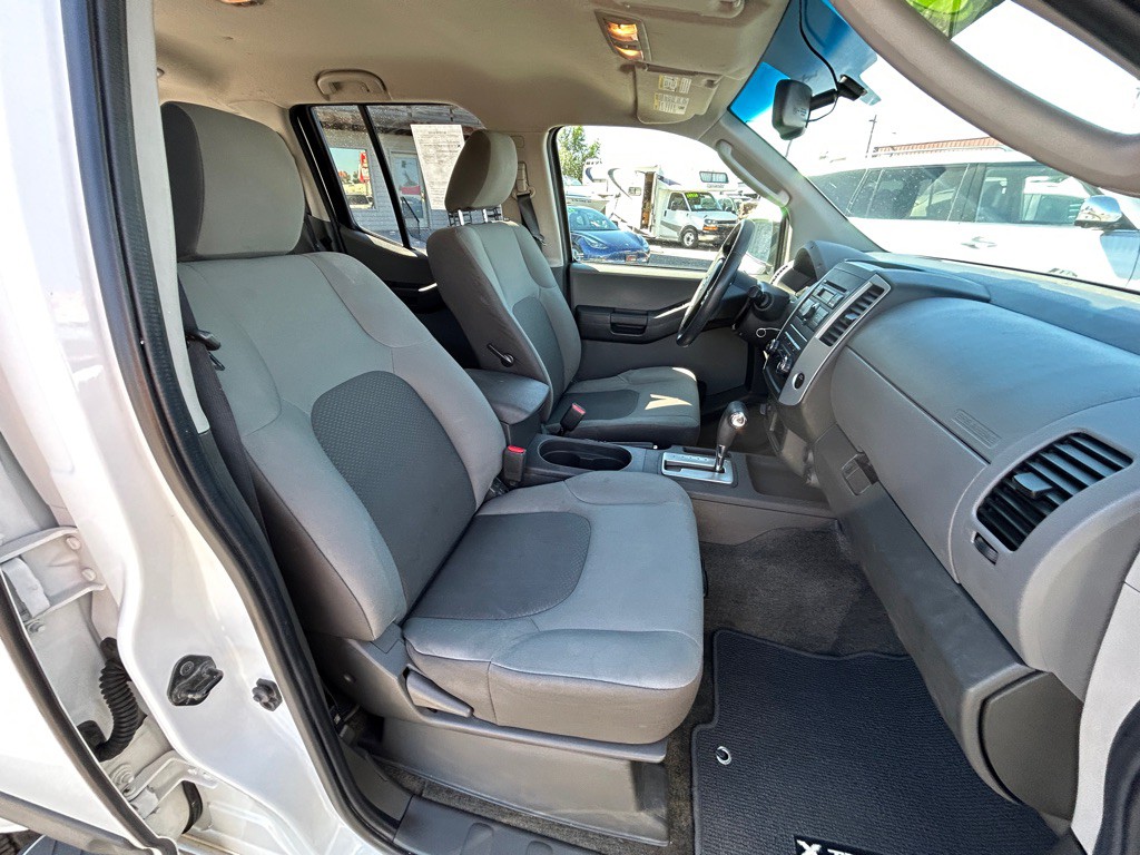 2011 Nissan Xterra Image 10