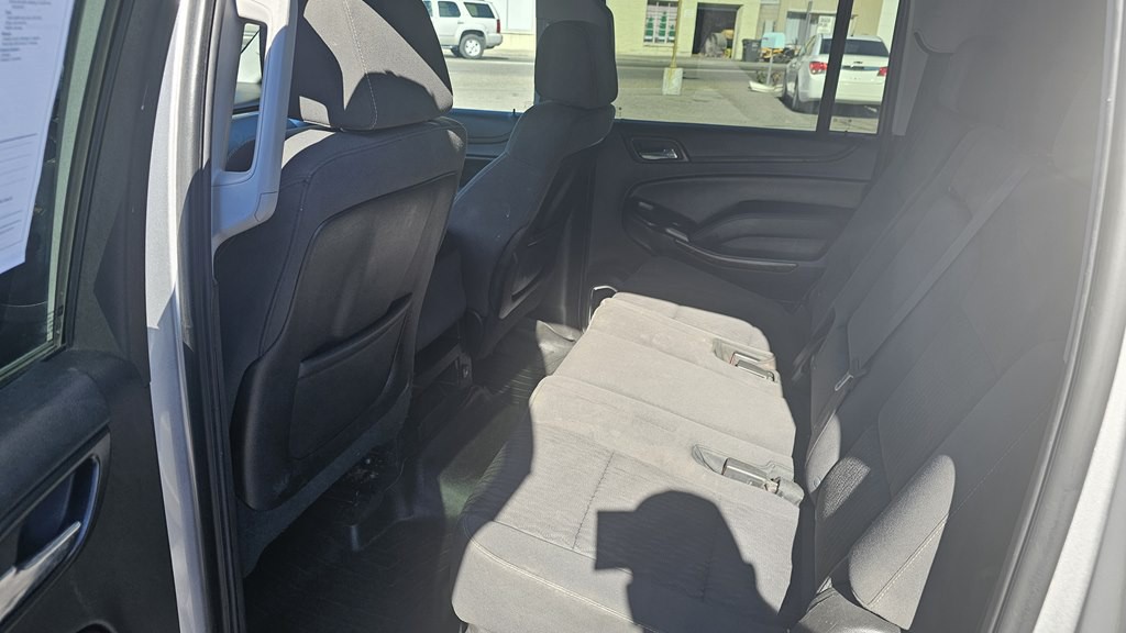 2015 Chevrolet Suburban Image 6