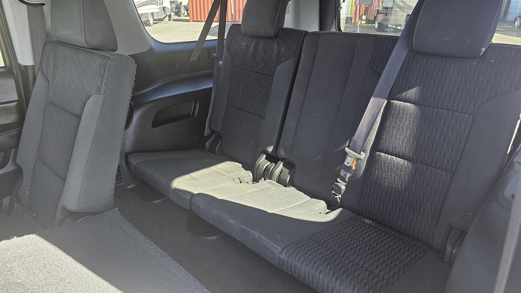 2015 Chevrolet Suburban Image 7