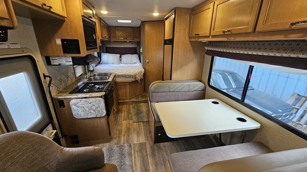 2018 Ford Econoline Image 5