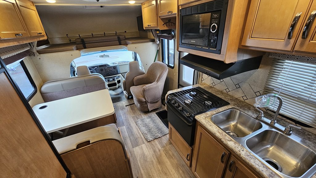 2018 Ford Econoline Image 6