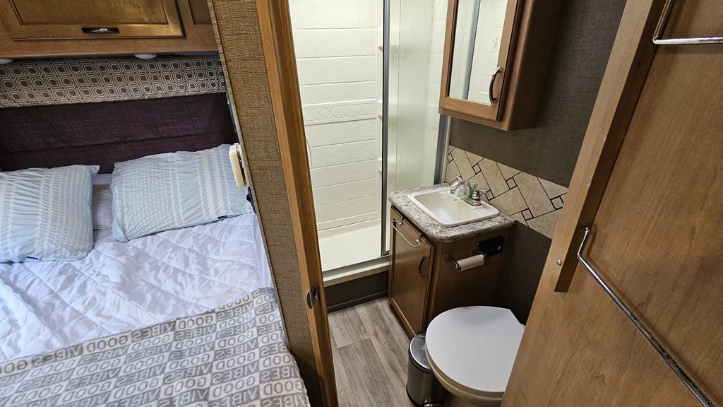 2018 Ford Econoline Image 7