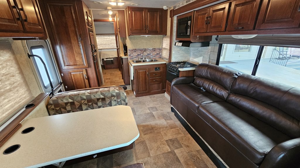 2013 Ford Econoline Image 4