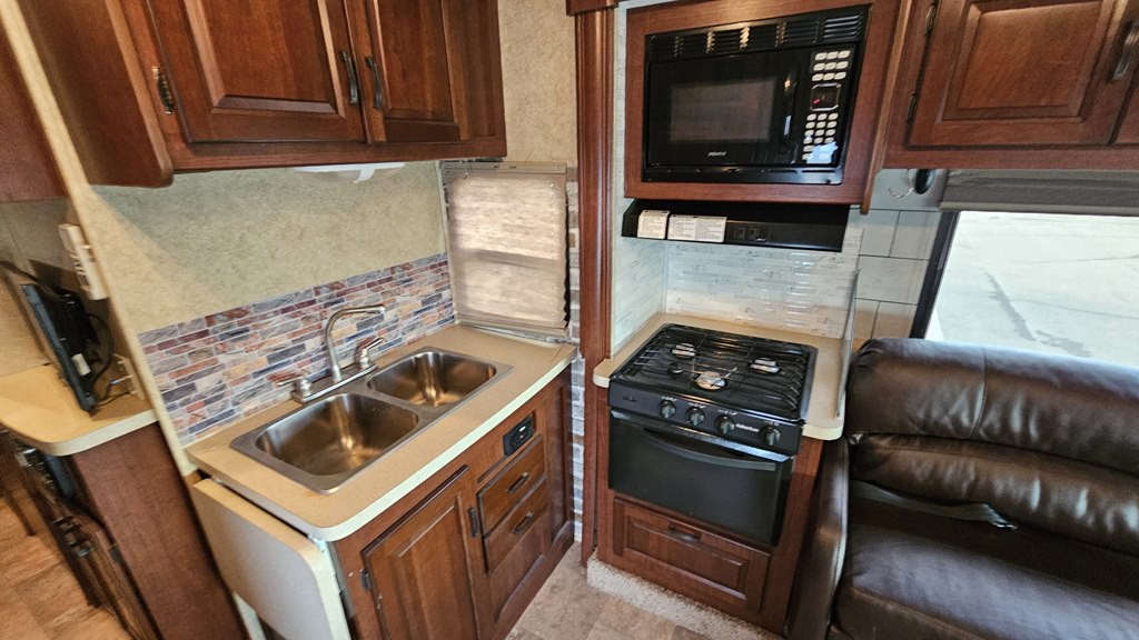 2013 Ford Econoline Image 6