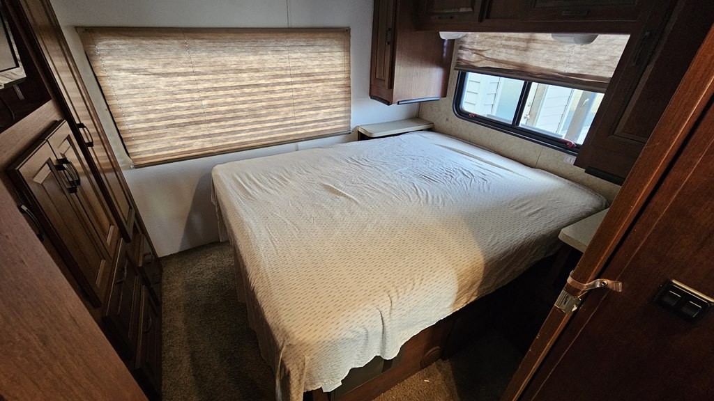 2013 Ford Econoline Image 11