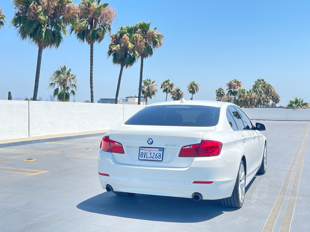 2011 BMW 5 Series Image 33