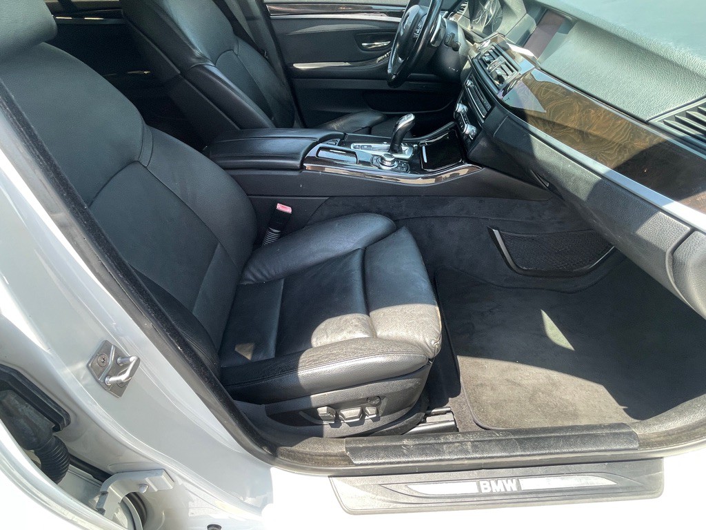 2011 BMW 5 Series Image 69
