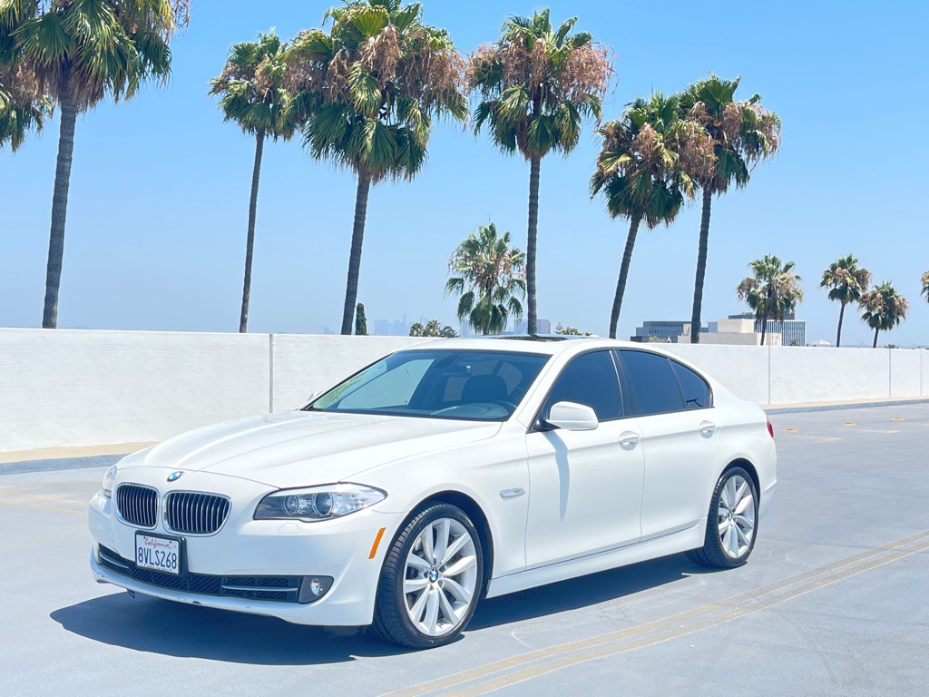2011 BMW 5 Series Image 6