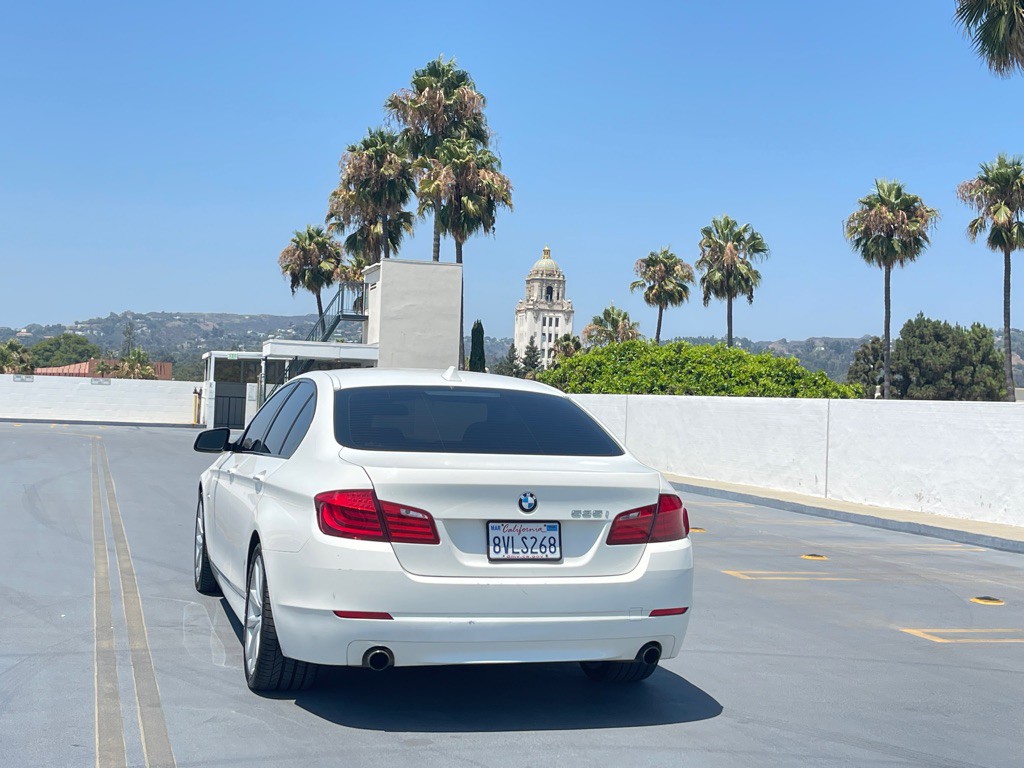 2011 BMW 5 Series Image 12