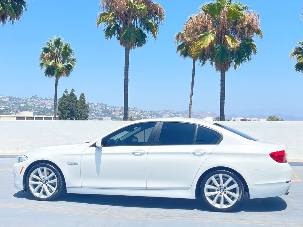 2011 BMW 5 Series Image 14